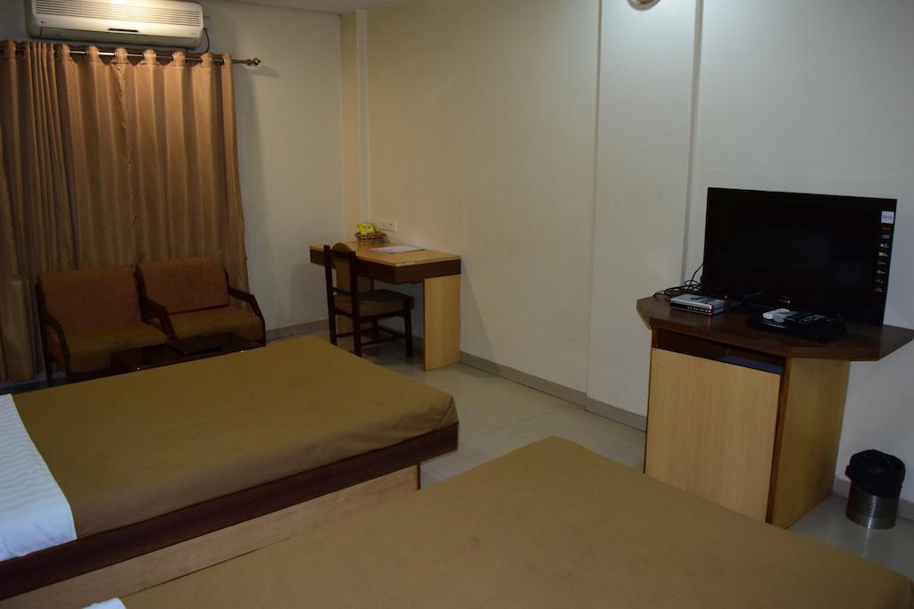 Jai Residency Gandhidham Room photo