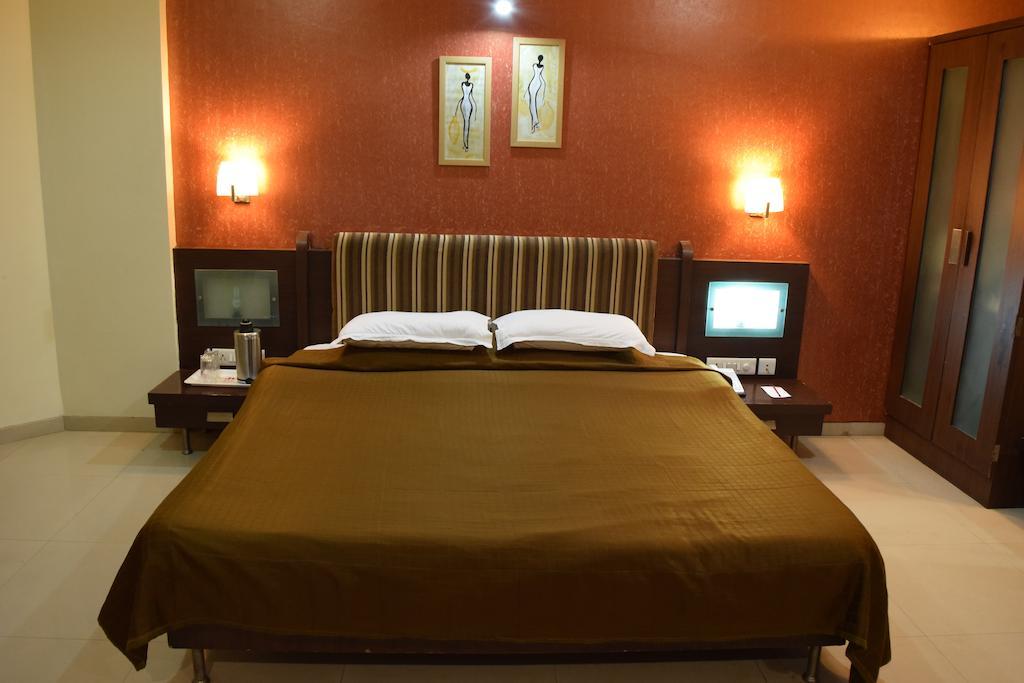 Jai Residency Gandhidham Room photo